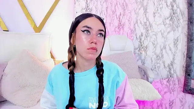 Snapshot of Athziry_ chatting on January 13, 9:20 pm Athziry online show from January 13, 9:20 pm