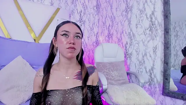 Snapshot of Athziry_ chatting on January 20, 9:53 pm Athziry online show from January 20, 9:53 pm