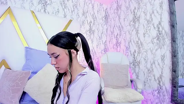 Snapshot of Athziry_ chatting on February 5, 10:01 pm Athziry online show from February 5, 10:01 pm