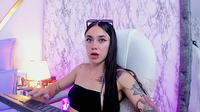 Snapshot of Athziry_ chatting on February 7, 2:29 am Athziry online show from February 7, 2:29 am