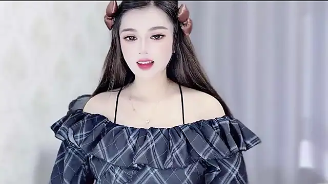 Snapshot of VIWVI chatting on February 8, 5:33 am VIWVI online show from February 8, 5:33 am