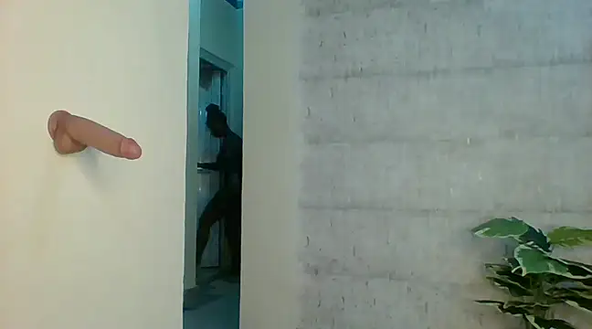 Snapshot of bigassbabe_001 chatting on December 13, 5:21 pm bigassbabe 001 online show from December 13, 5:21 pm