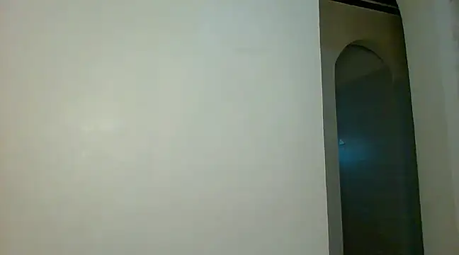 Snapshot of bigassbabe_001 chatting on December 18, 3:15 am bigassbabe 001 online show from December 18, 3:15 am