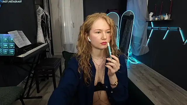 Alexandra Demore online show from May 16, 6:50 pm
