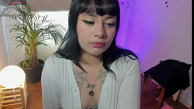 Snapshot of droolingdollfacee chatting on April 27, 9:02 pm droolingdollfacee online show from April 27, 9:02 pm