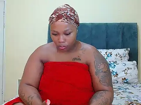 Snapshot of curvycloe1 chatting on April 21, 7:03 am curvycloe1 online show from April 21, 7:03 am