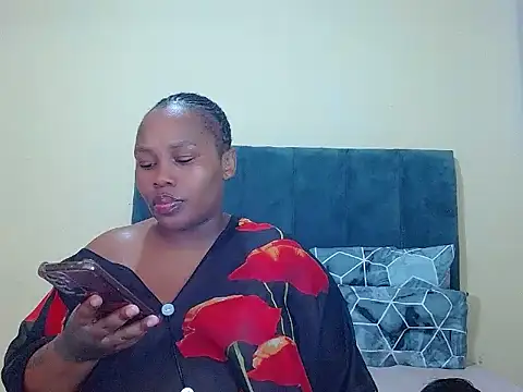 Snapshot of curvycloe1 chatting on May 3, 7:58 am curvycloe1 online show from May 3, 7:58 am
