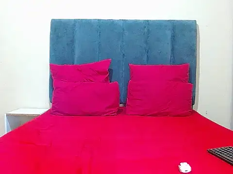 Snapshot of curvycloe1 chatting on May 31, 6:42 pm curvycloe1 online show from May 31, 6:42 pm