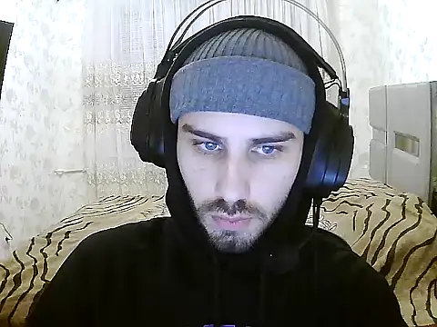 sweetbuddy3307 online show from December 22, 7:44 pm