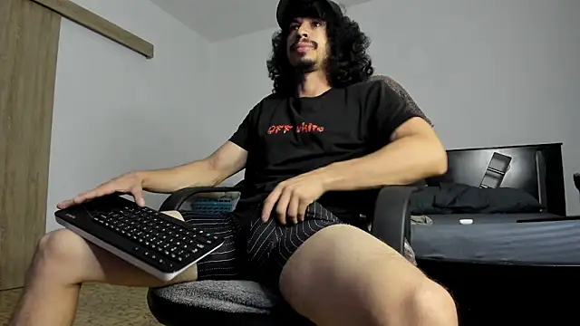 TristanWoods online show from April 8, 9:31 am