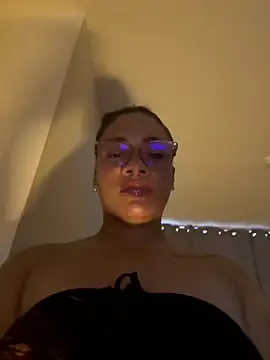 ashley Tompson1 online show from March 17, 11:13 am