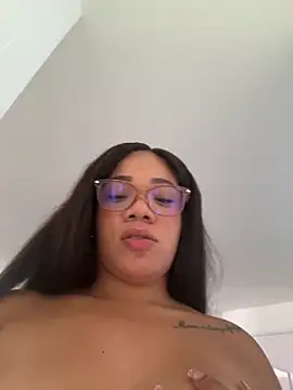 Snapshot of ashley_Tompson1 chatting on April 25, 1:41 pm ashley Tompson1 online show from April 25, 1:41 pm