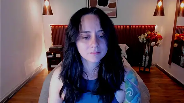 Snapshot of KatherineBond chatting on August 8, 5:59 pm KatherineBond online show from August 8, 5:59 pm