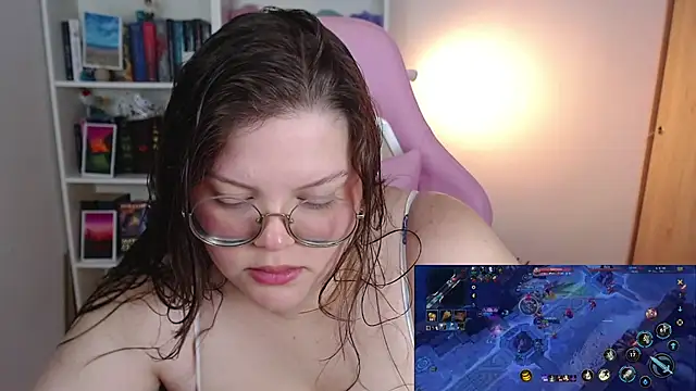 Snapshot of Gabiwaifu chatting on May 3, 7:53 pm Gabiwaifu online show from May 3, 7:53 pm
