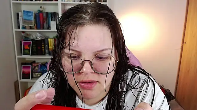 Snapshot of Gabiwaifu chatting on May 8, 4:29 am Gabiwaifu online show from May 8, 4:29 am