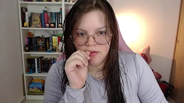Snapshot of Gabiwaifu chatting on June 7, 5:38 pm Gabiwaifu online show from June 7, 5:38 pm