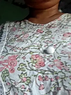 Snapshot of Priya_Bong chatting on May 7, 1:33 am Priya Bong online show from May 7, 1:33 am