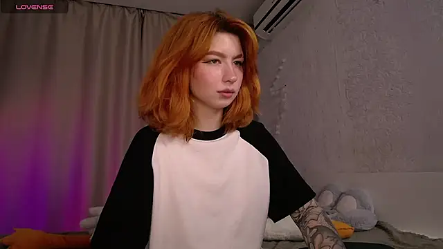 Snapshot of Evaa_Moonn_ chatting on September 12, 5:29 am Evaa Moonn online show from September 12, 5:29 am