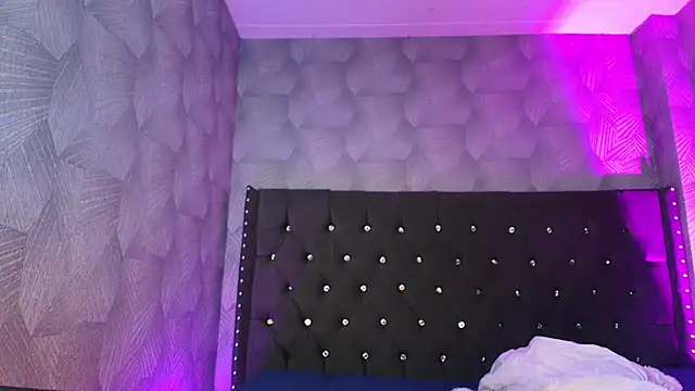 AnnaliOlsenX online show from June 27, 7:19 pm