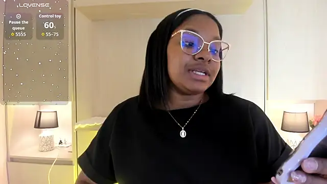 tamaraa smiith online show from November 5, 7:36 pm