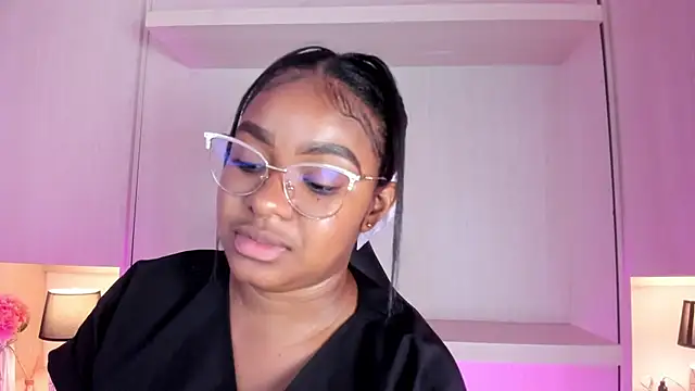 tamaraa smiith online show from November 20, 8:19 pm