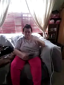 Snapshot of Bayou_Woman68 chatting on September 13, 6:08 pm Bayou Woman68 online show from September 13, 6:08 pm