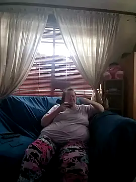 Bayou Woman68 online show from April 28, 6:13 pm