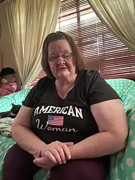 Snapshot of Bayou_Woman68 chatting on June 12, 8:52 pm Bayou Woman68 online show from June 12, 8:52 pm