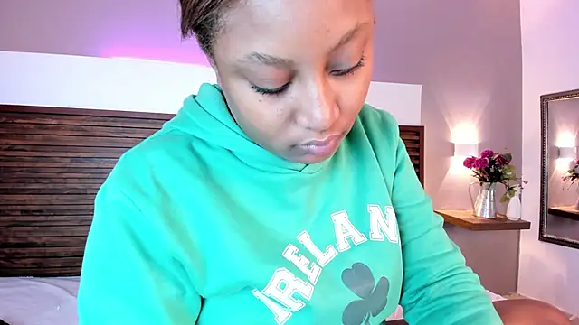 Adelehottman online show from February 18, 12:56 pm