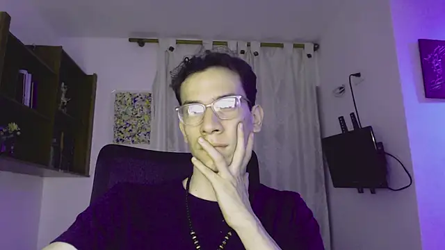 Snapshot of stikmanman chatting on November 17, 5:13 am stikmanman online show from November 17, 5:13 am