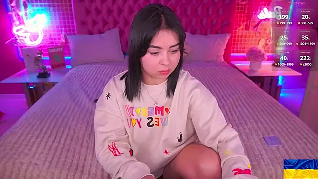 SusieWood online show from February 23, 8:50 pm