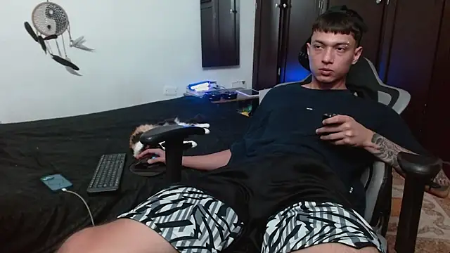 aaron blug online show from October 24, 10:28 pm