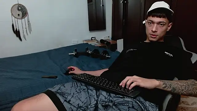 aaron blug online show from February 6, 10:46 pm