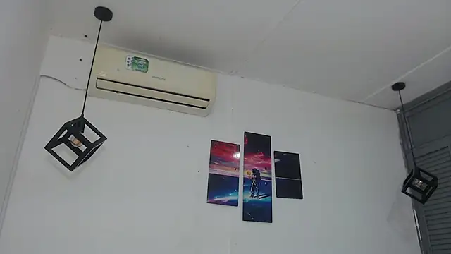 Snapshot of emy_0 chatting on December 29, 12:45 pm emy 0 online show from December 29, 12:45 pm