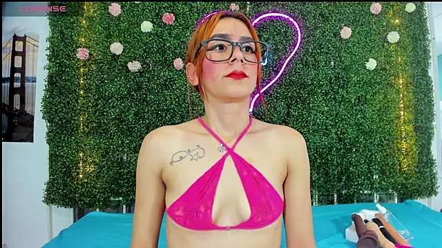 Snapshot of emy_0 chatting on January 4, 3:07 am emy 0 online show from January 4, 3:07 am