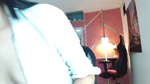 Snapshot of emy_0 chatting on January 22, 7:24 pm emy 0 online show from January 22, 7:24 pm