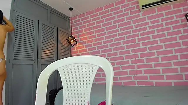 Snapshot of emy_0 chatting on January 27, 7:56 pm emy 0 online show from January 27, 7:56 pm