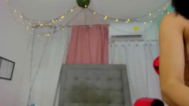 Snapshot of emy_0 chatting on March 8, 7:31 pm emy 0 online show from March 8, 7:31 pm