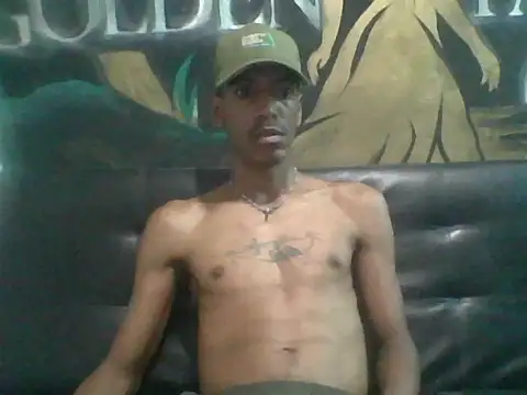 Snapshot of AlbertBigCock chatting on August 3, 5:39 am AlbertBigCock online show from August 3, 5:39 am