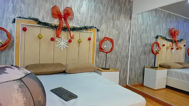 AshleeyPrincess online show from December 22, 1:41 pm