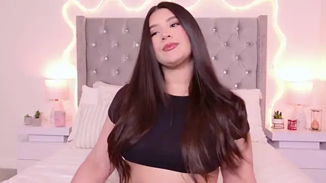 JuliaSUMMERS2022 online show from April 15, 2:18 am