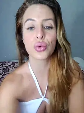 Snapshot of Nina_Sport chatting on December 11, 10:16 pm Nina Sport online show from December 11, 10:16 pm