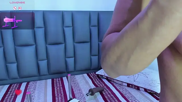 Abbyadams online show from December 4, 3:05 am