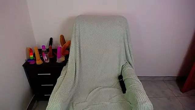 Snapshot of hot_girl01_hanna chatting on September 18, 10:12 pm hot girl01 hanna online show from September 18, 10:12 pm