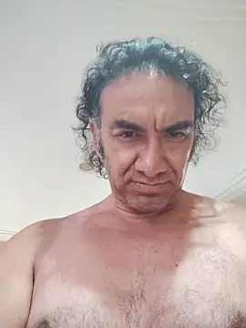 Snapshot of jaguardragon chatting on November 14, 9:52 am jaguardragon online show from November 14, 9:52 am