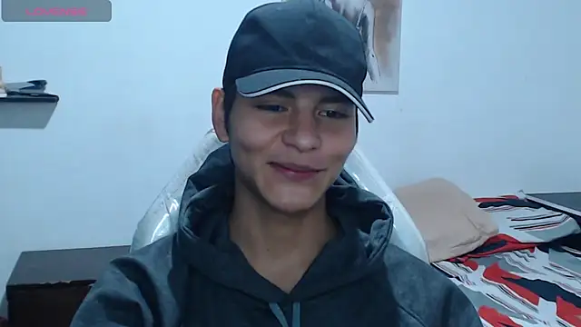 Snapshot of alanprince44 chatting on January 10, 3:50 am alanprince44 online show from January 10, 3:50 am