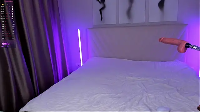 EmmaBarbs online show from October 29, 9:05 pm