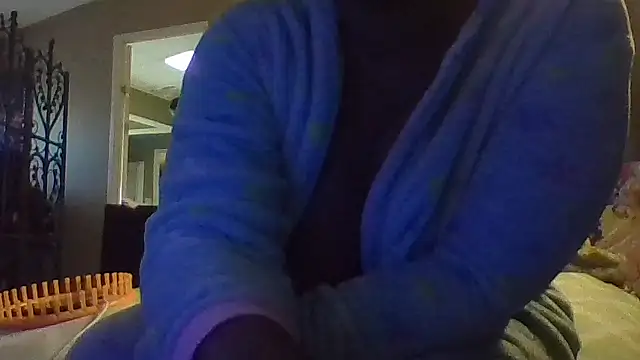 Snapshot of EbonyFetishQueen chatting on April 22, 4:08 pm EbonyFetishQueen online show from April 22, 4:08 pm