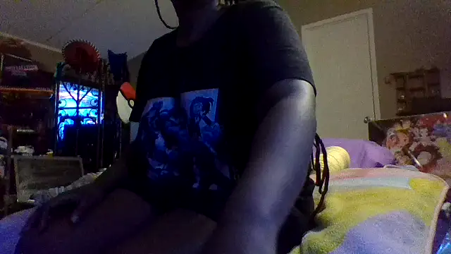 Snapshot of EbonyFetishQueen chatting on June 2, 10:56 pm EbonyFetishQueen online show from June 2, 10:56 pm