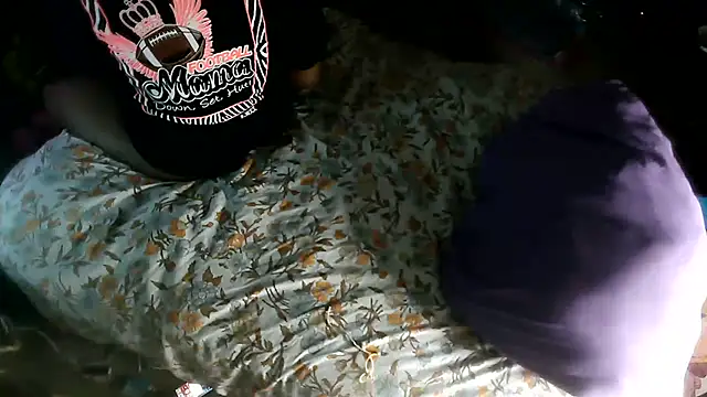 Snapshot of EbonyFetishQueen chatting on June 11, 2:00 am EbonyFetishQueen online show from June 11, 2:00 am